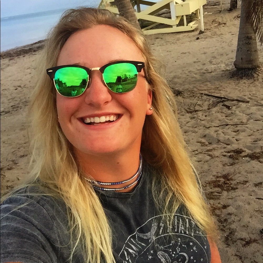 Meet your Posher, Cara